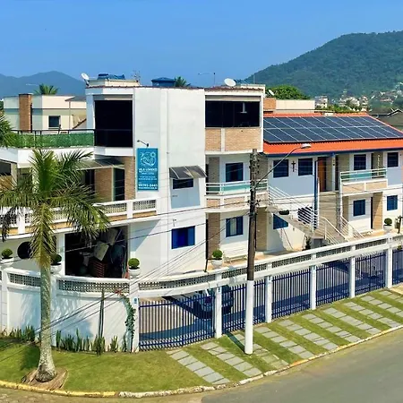 Vila Lorenzi & Apartamentos Ubatuba Exterior photo